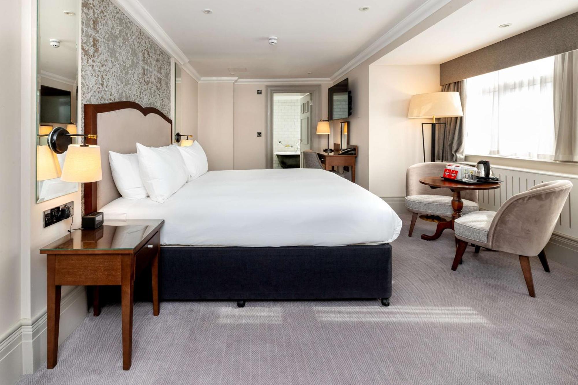 Deluxe King Guest Room