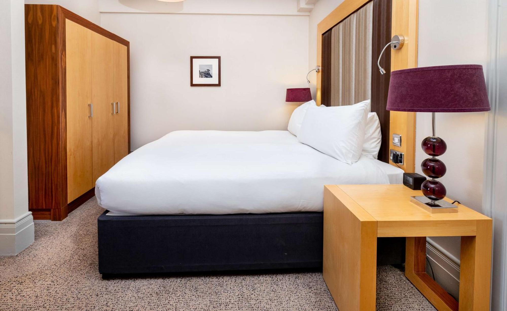 King Guest Room,1516434127:JPEG
