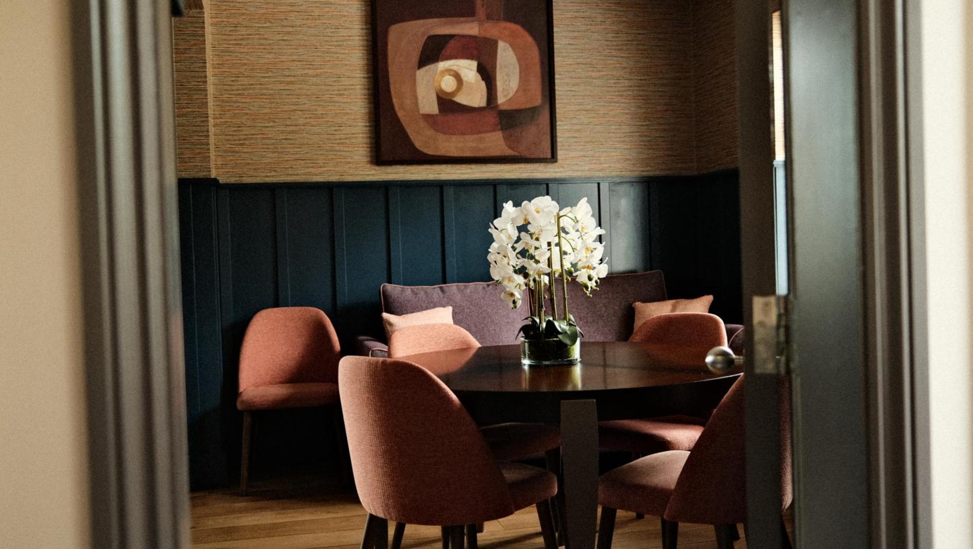 Three-Bedroom Apartment,1556899051:JPEG