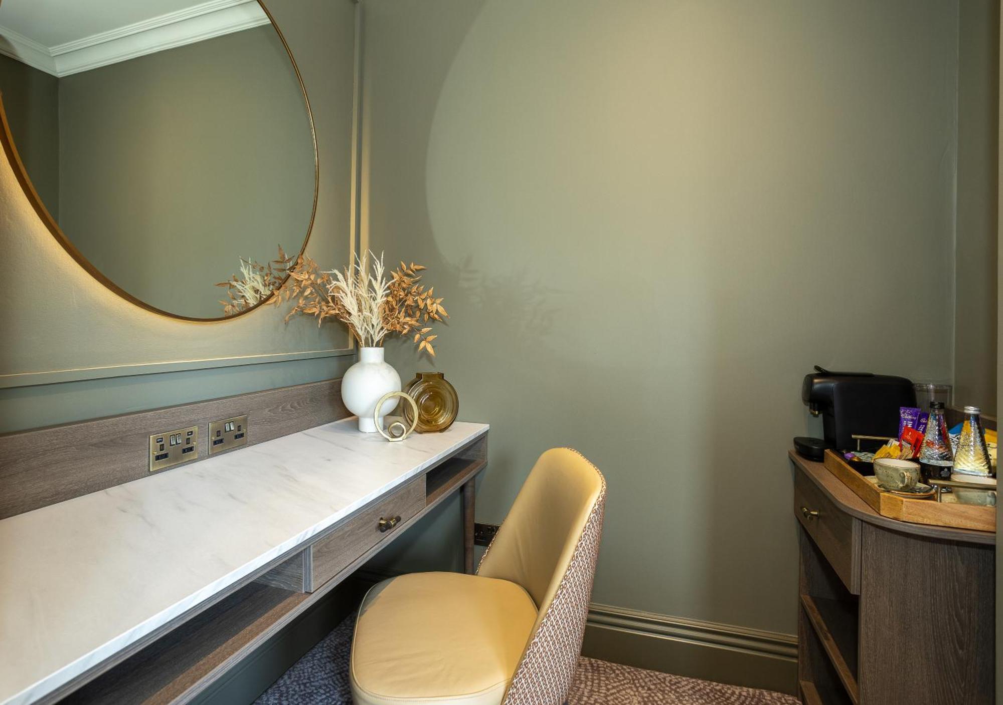 King Suite Non-Smoking