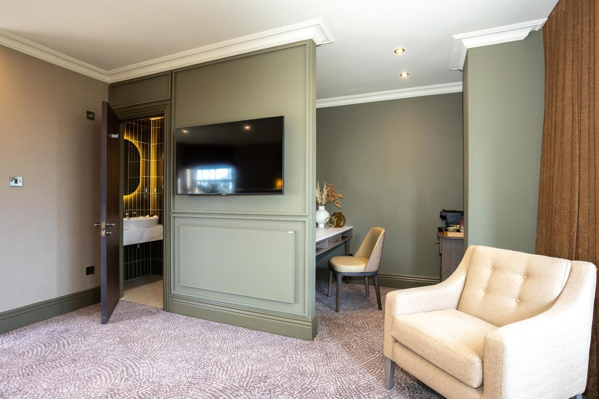 King Suite Non-Smoking