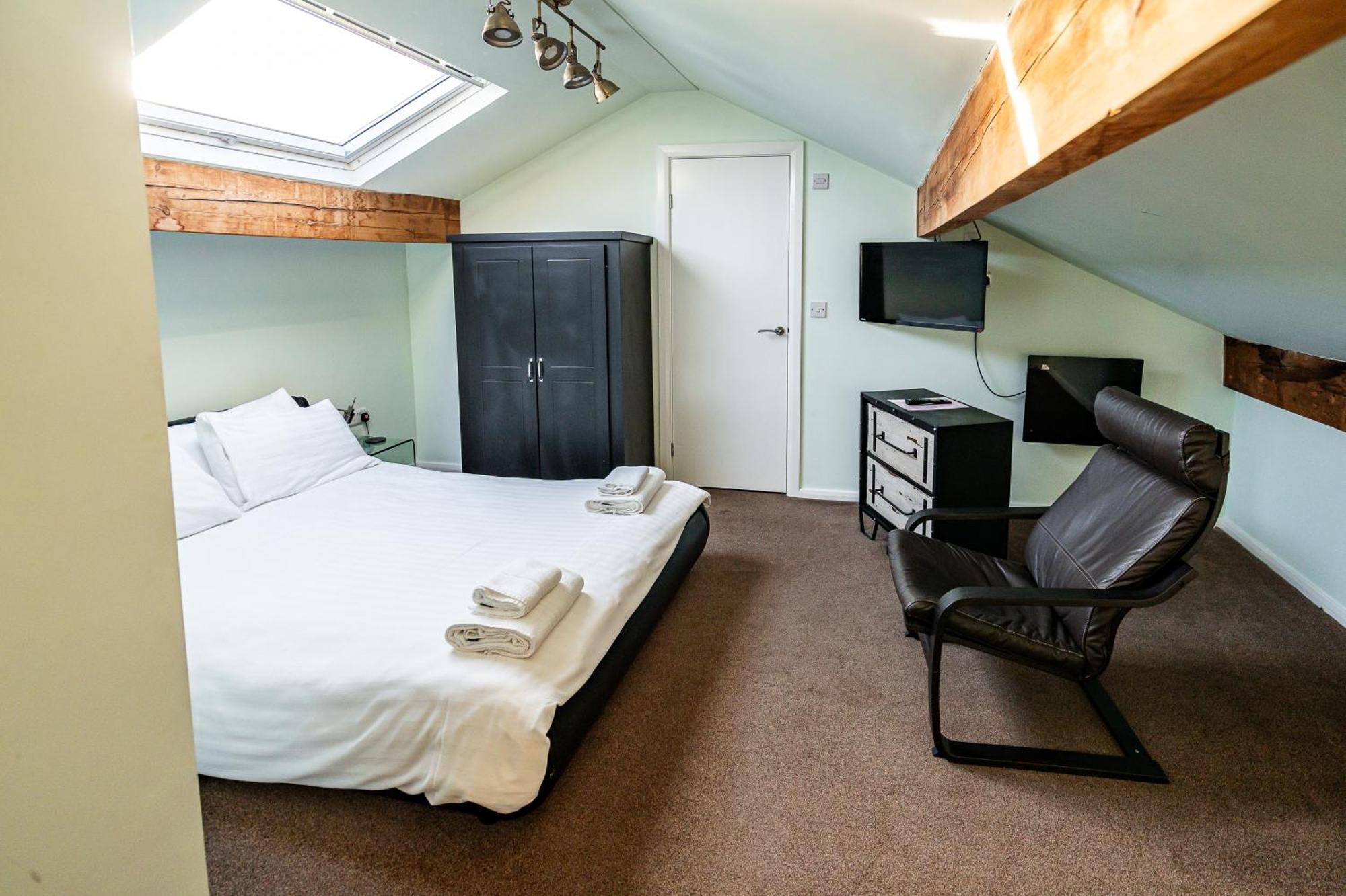 Large Single Room
