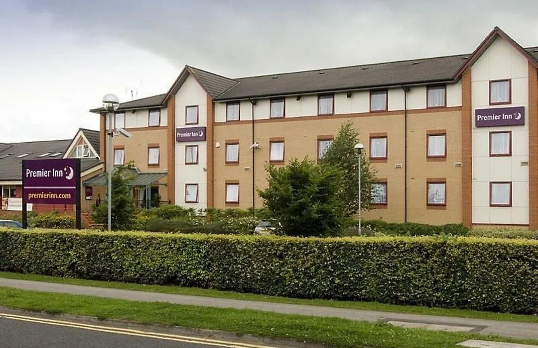 Premier Inn Harrogate South-1