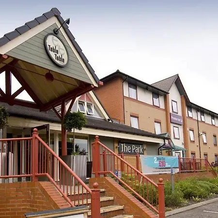 Premier Inn Harrogate South-2